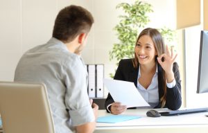 quan hệ với nhân viên